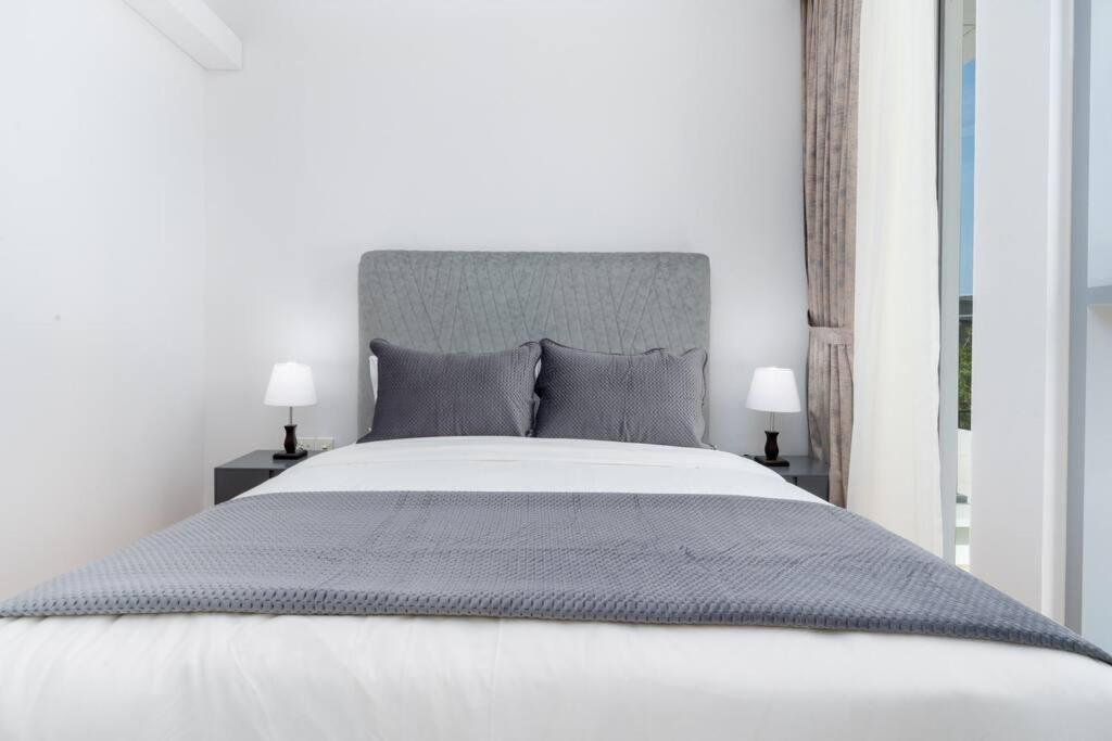 Apartment On Off Hh- Bluewaters-luxurious 3 Bedroom & Maid